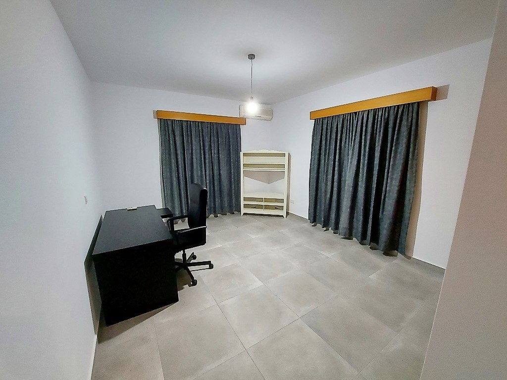 flat-bedroom-photo1